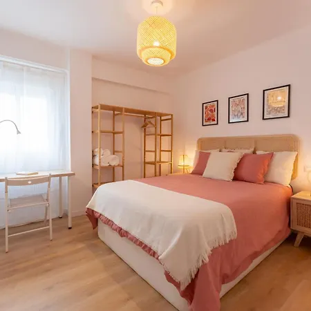 Apartment Lux Oasis - Modern 3br, Fast Wifi, Smarttv