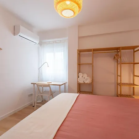 Apartment Lux Oasis - Modern 3br, Fast Wifi, Smarttv Malaga