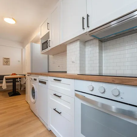 Apartment Lux Oasis - Modern 3br, Fast Wifi, Smarttv *